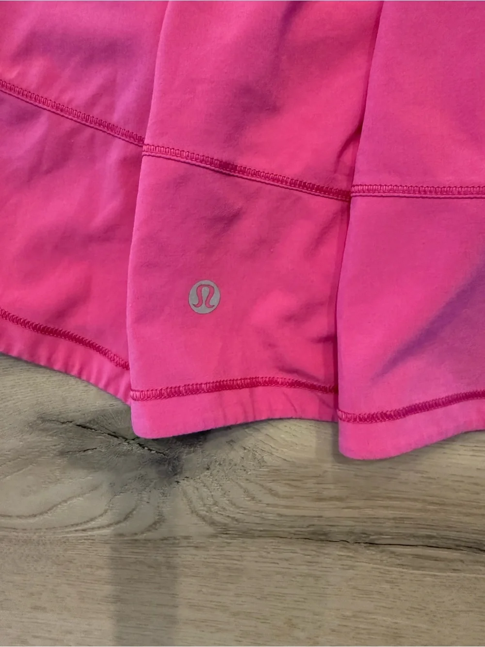 Lululemon size 6 skirt
